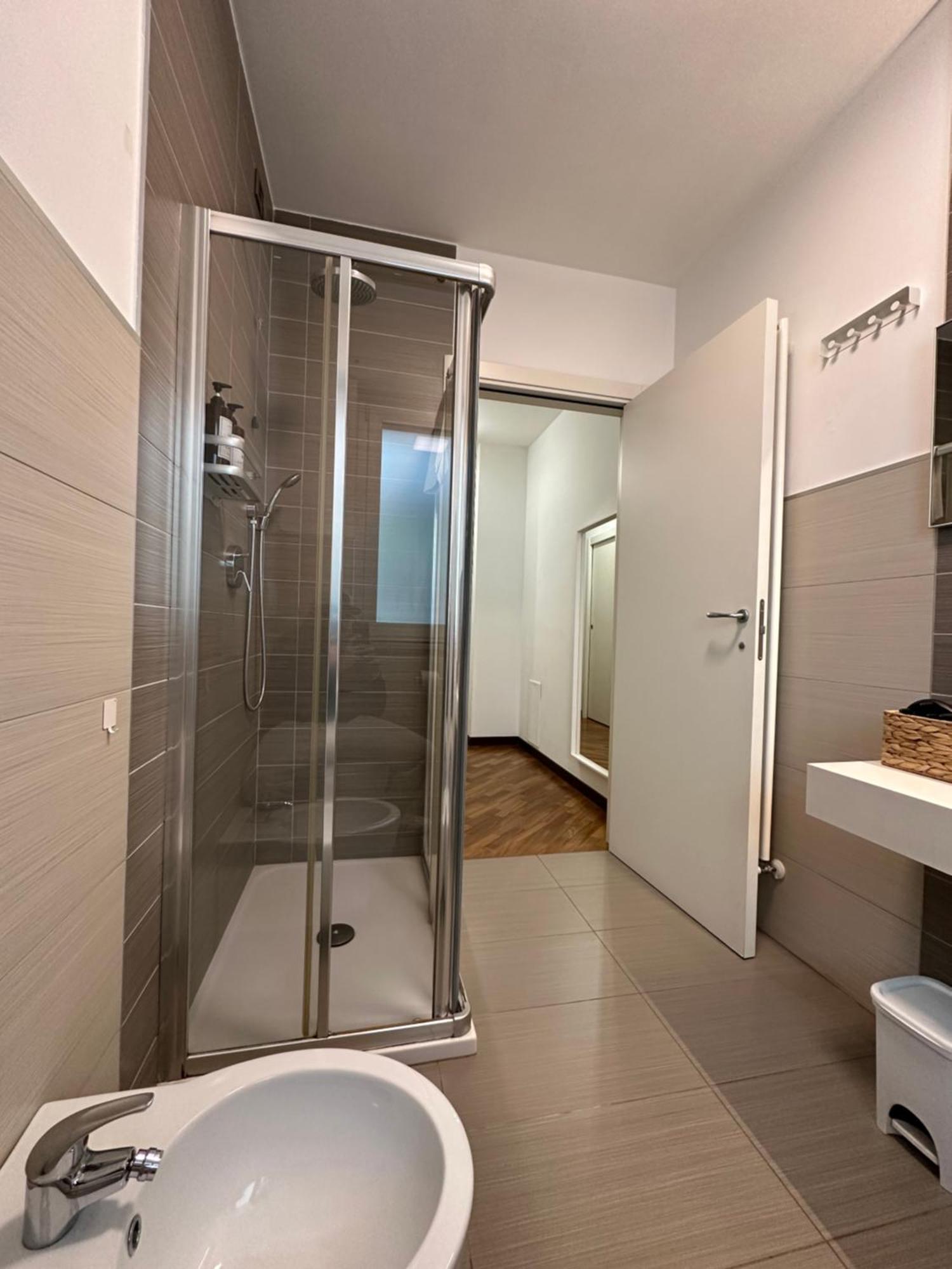 La Casa Di Yasmin_Pescara Centro Appartement Buitenkant foto